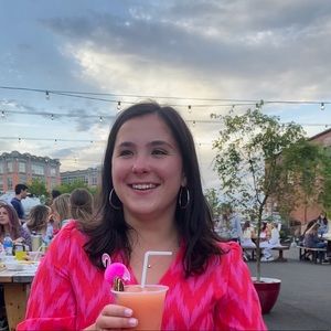 Meet your Posher, Ava